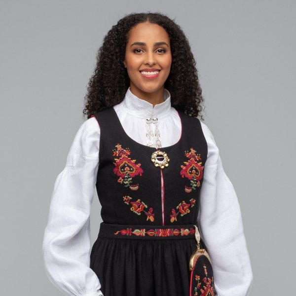 Kvinnebunad fra Sykkylven 2